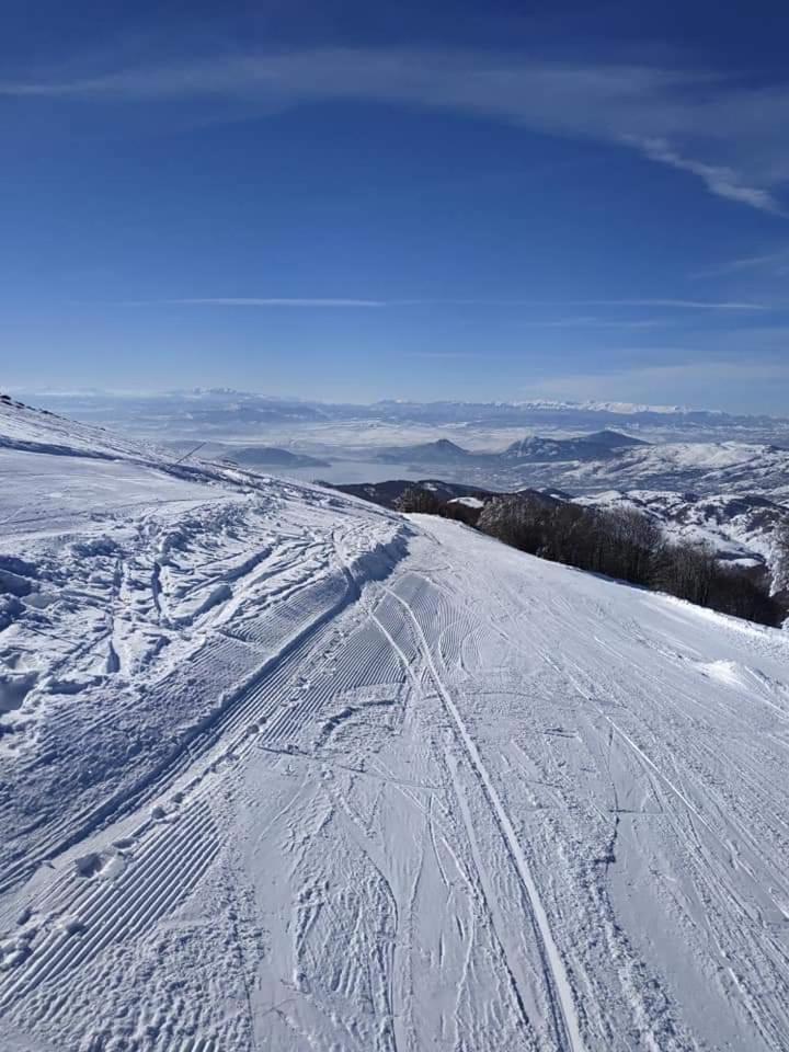 Alpina Suites Kastoria Bagian luar foto