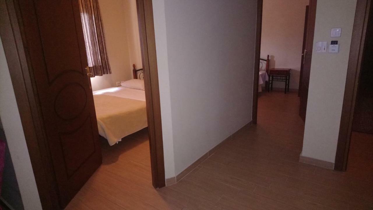 Alpina Suites Kastoria Bagian luar foto